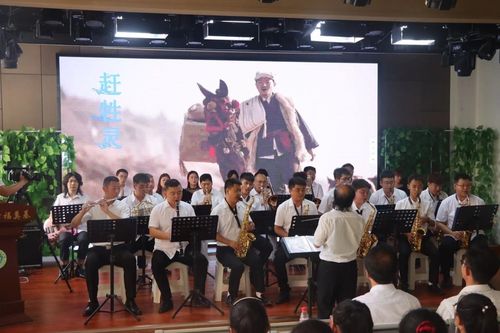 榆林學(xué)院管樂(lè)團(tuán) 高雅藝術(shù) 走進(jìn)高新二小