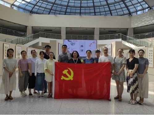 美術(shù)學(xué)院黨委組織教師參觀廉潔文化書畫作品展