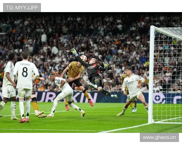 皇马关键比赛表现起伏：对争冠形势的影响与赛季走势解析